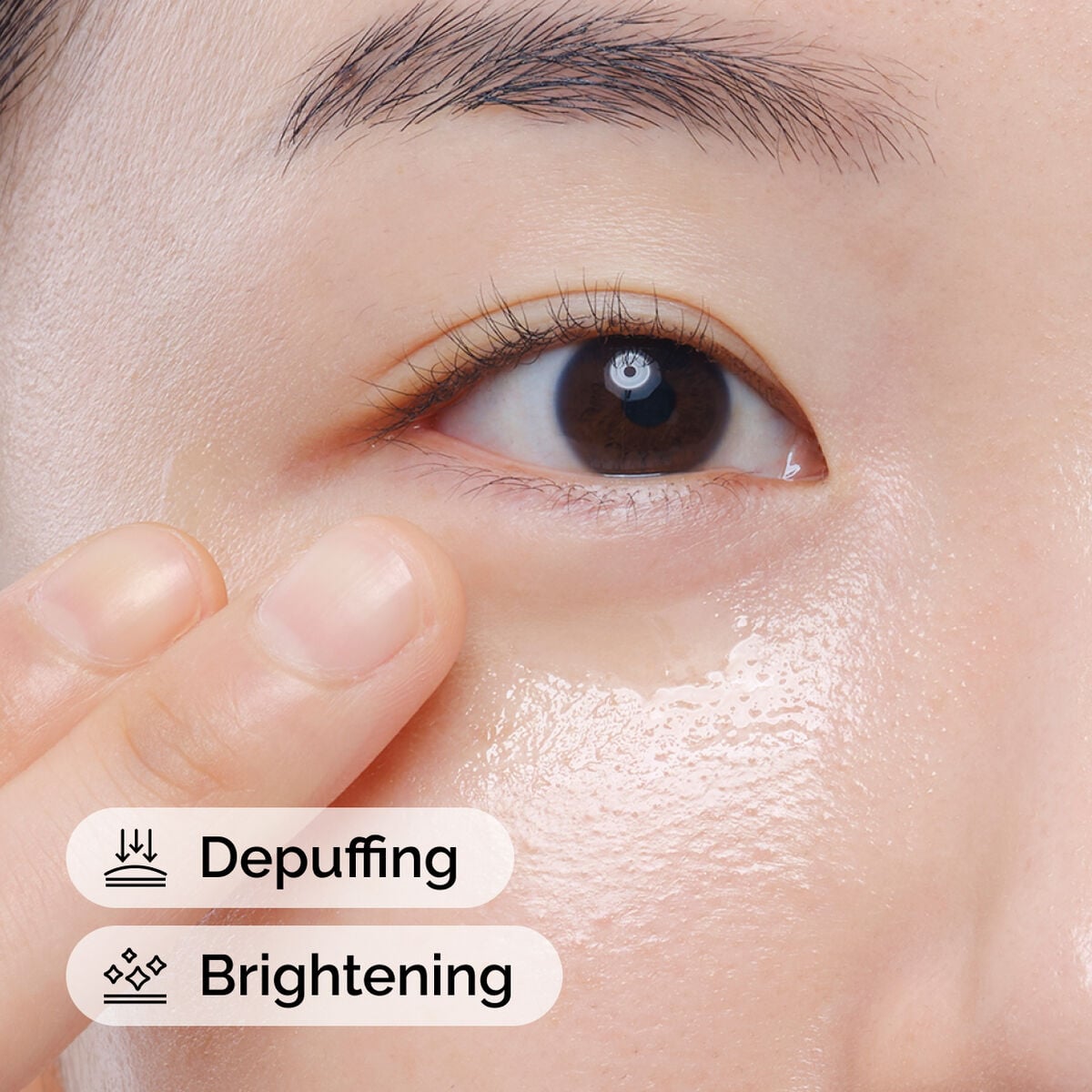 caffeine-solution-5-egcg-eye-serum-a8 ord-caffeine-solution-egcg-model-application-with-benefits.jpg