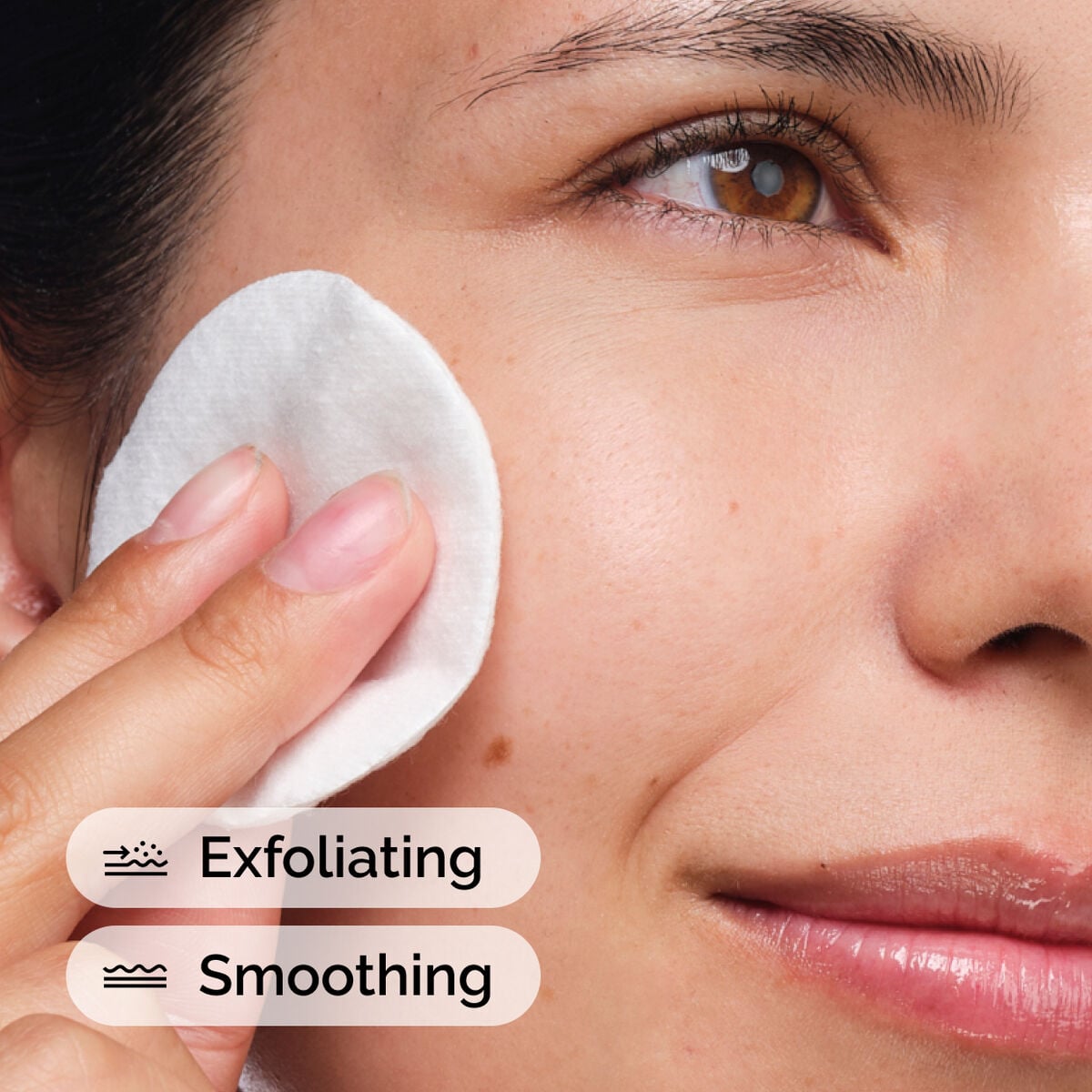 glycolic-acid-7-exfoliating-toner-t5 ord-glycolic-acid-exfoliating-toner-model-application-with-benefits.jpg